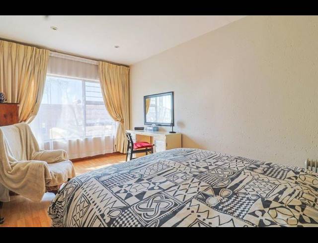 4 BEDROOM HOUSE FOR SALE IN MEYERSDAL ESTATE